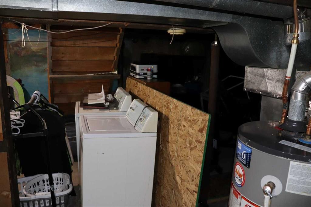 5113 5Th. Avenue, Edson, AB - Indoor Photo Showing Laundry Room