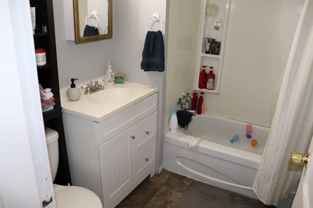 5113 5Th. Avenue, Edson, AB - Indoor Photo Showing Bathroom