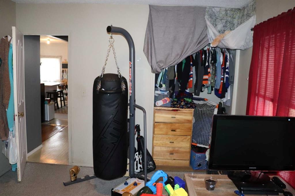 5113 5Th. Avenue, Edson, AB - Indoor