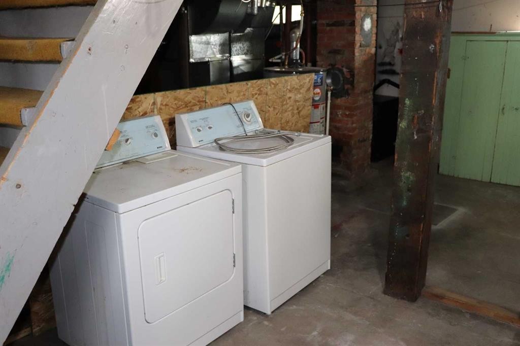 5113 5Th. Avenue, Edson, AB - Indoor Photo Showing Laundry Room