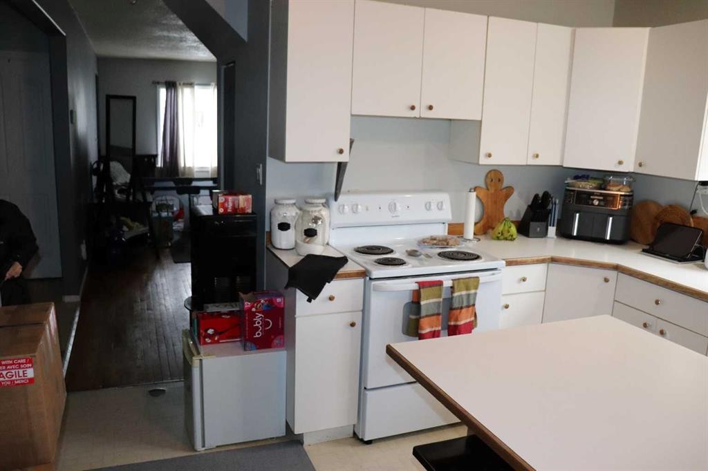 5113 5Th. Avenue, Edson, AB - Indoor Photo Showing Kitchen