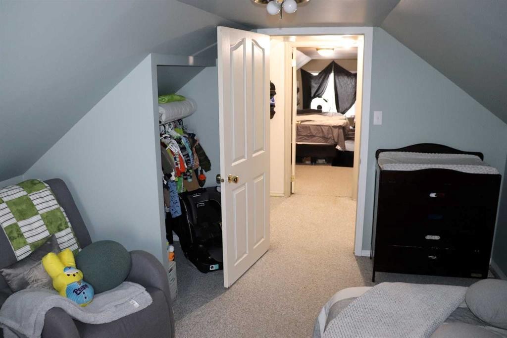 5113 5Th. Avenue, Edson, AB - Indoor Photo Showing Bedroom