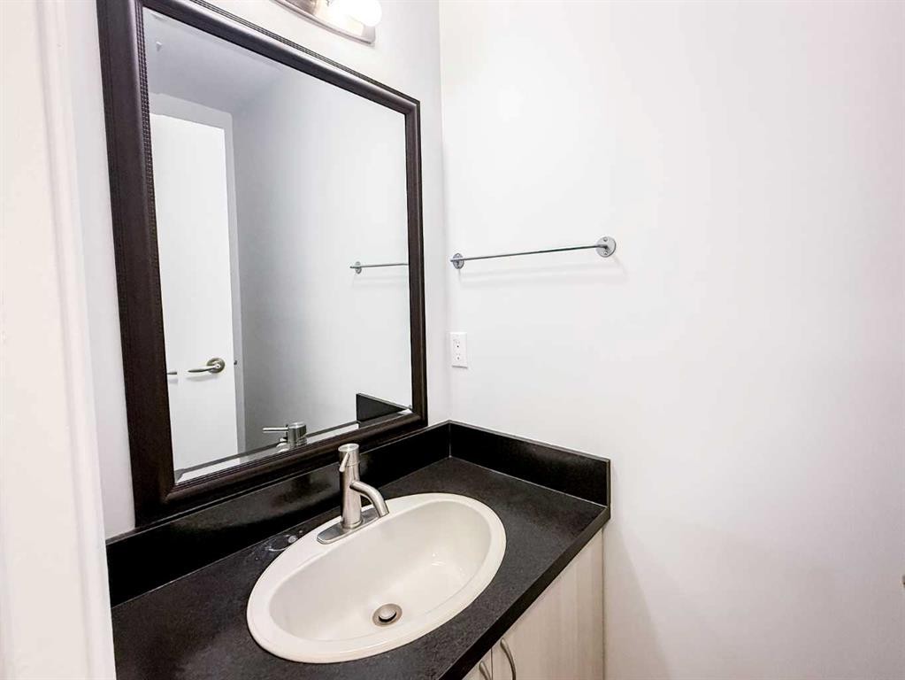 310-457 Collinge Road, Hinton, AB - Indoor Photo Showing Bathroom
