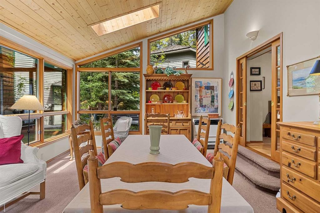 204 Grassi Place, Canmore, AB - Indoor Photo Showing Dining Room