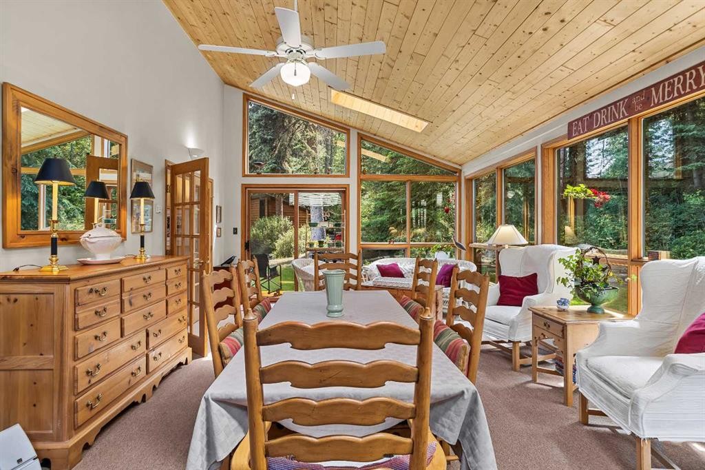 204 Grassi Place, Canmore, AB - Indoor Photo Showing Dining Room