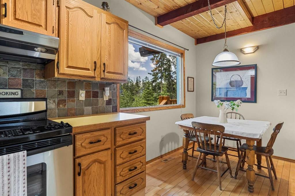 204 Grassi Place, Canmore, AB - Indoor Photo Showing Other Room