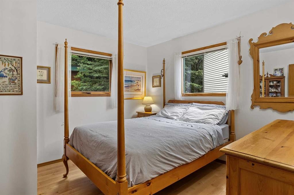 204 Grassi Place, Canmore, AB - Indoor Photo Showing Bedroom