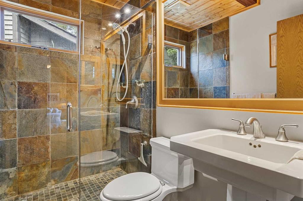 204 Grassi Place, Canmore, AB - Indoor Photo Showing Bathroom