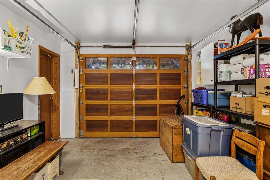 204 Grassi Place, Canmore, AB - Indoor Photo Showing Other Room