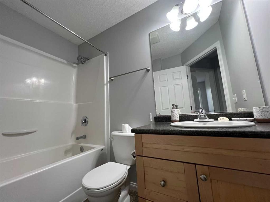 8-624 41 Street, Edson, AB - Indoor Photo Showing Bathroom