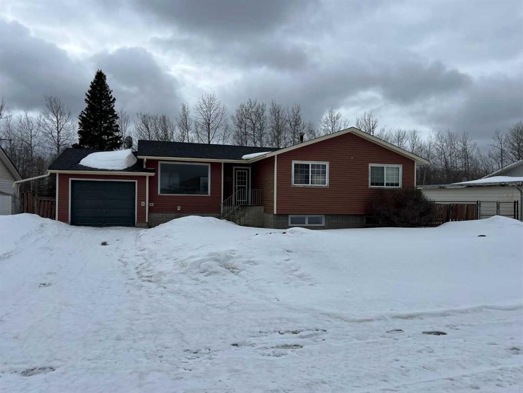 709 3 Avenue, Fox Creek, AB - Outdoor