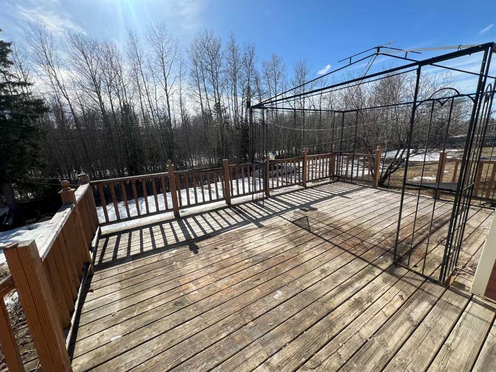 709 3 Avenue, Fox Creek, AB - Outdoor With Deck Patio Veranda