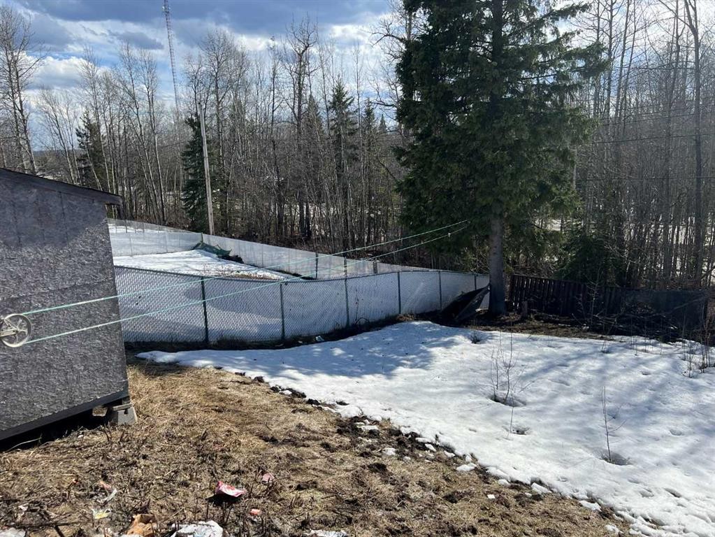 709 3 Avenue, Fox Creek, AB - Outdoor