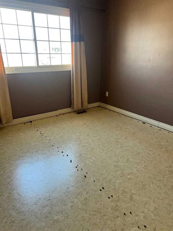 709 3 Avenue, Fox Creek, AB - Indoor Photo Showing Other Room