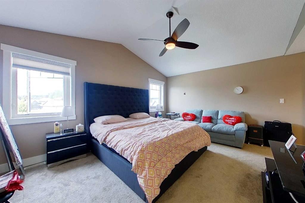 10 Parkdale Way Se, Slave Lake, AB - Indoor Photo Showing Bedroom
