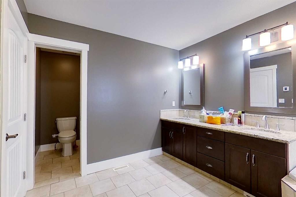 10 Parkdale Way Se, Slave Lake, AB - Indoor Photo Showing Bathroom