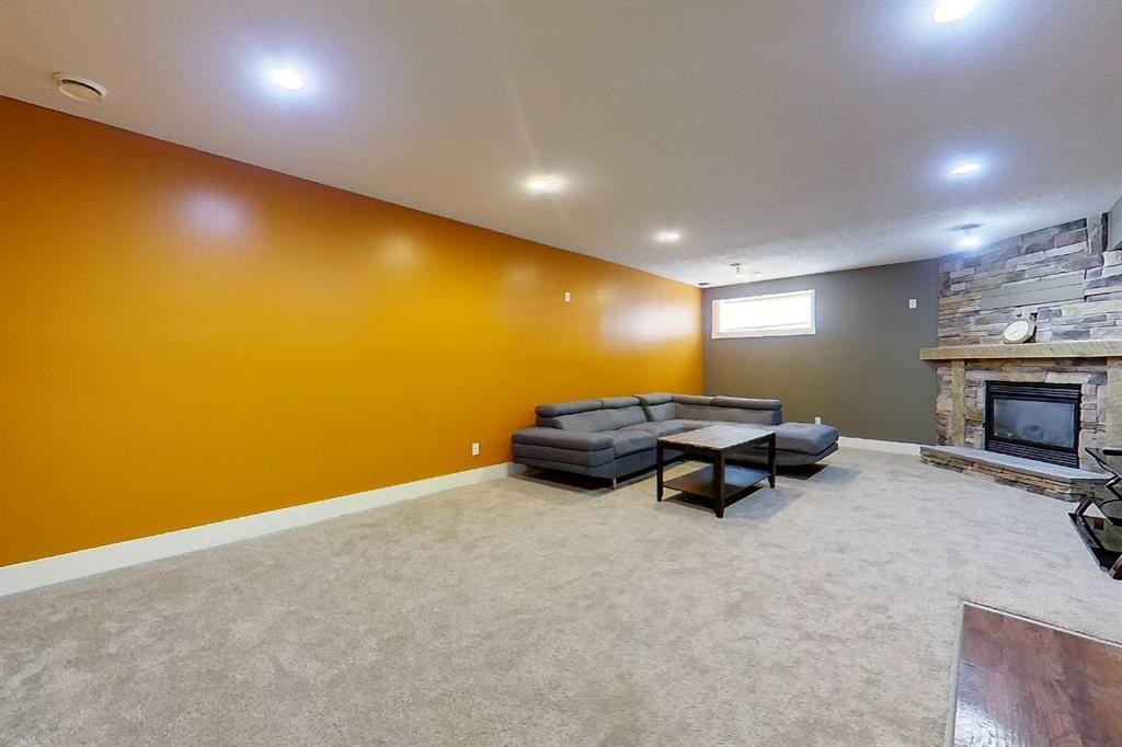 10 Parkdale Way Se, Slave Lake, AB - Indoor