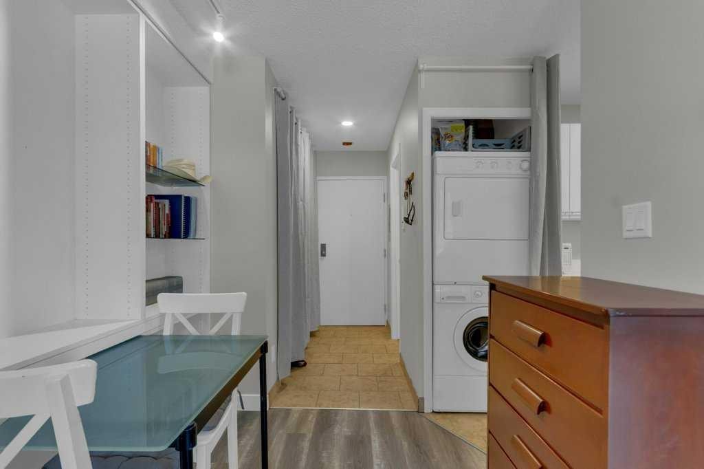 111-414 Squirrel Street, Banff, AB - Indoor Photo Showing Laundry Room