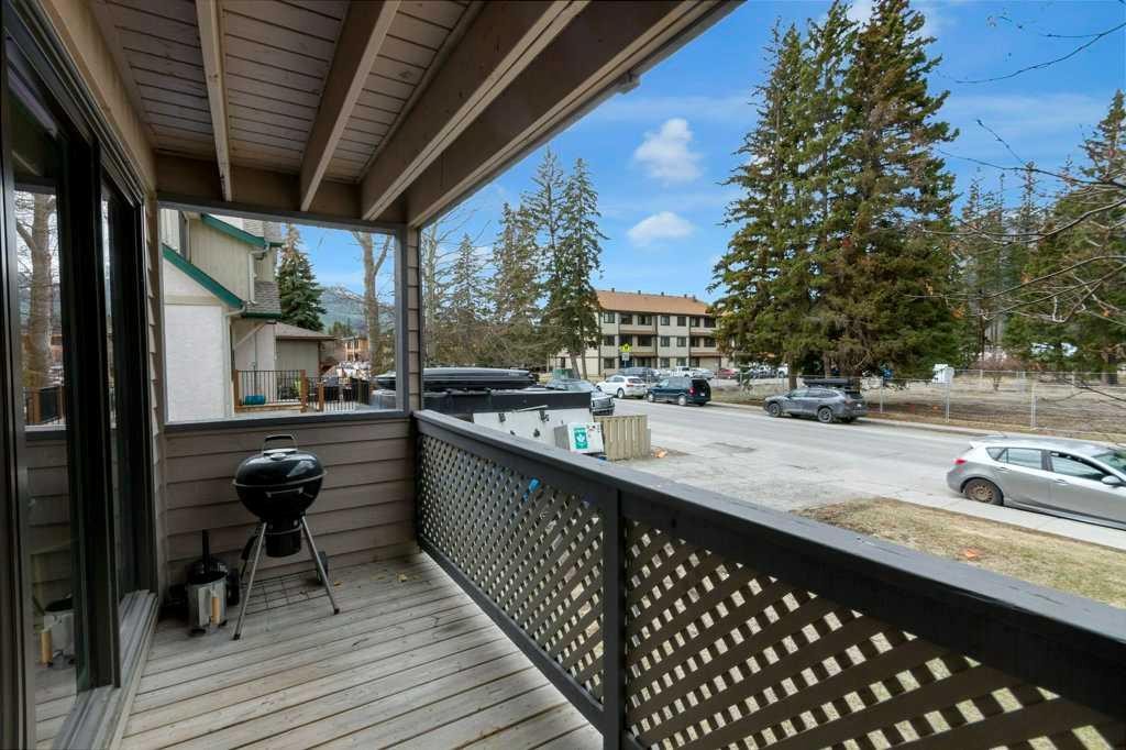 111-414 Squirrel Street, Banff, AB - Outdoor