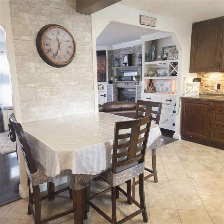 5015 8 Avenue, Edson, AB - Indoor Photo Showing Dining Room
