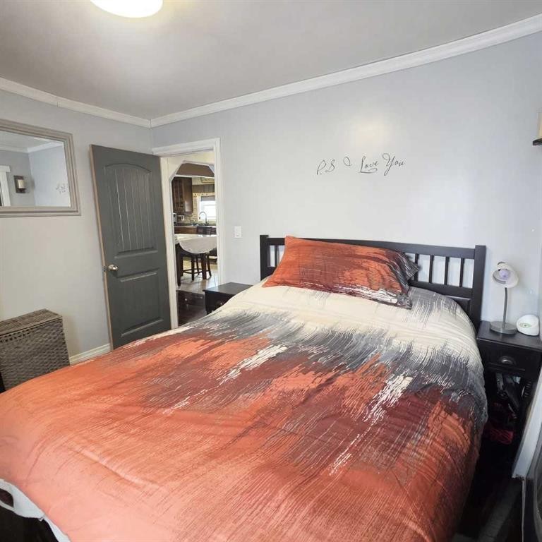 5015 8 Avenue, Edson, AB - Indoor Photo Showing Bedroom