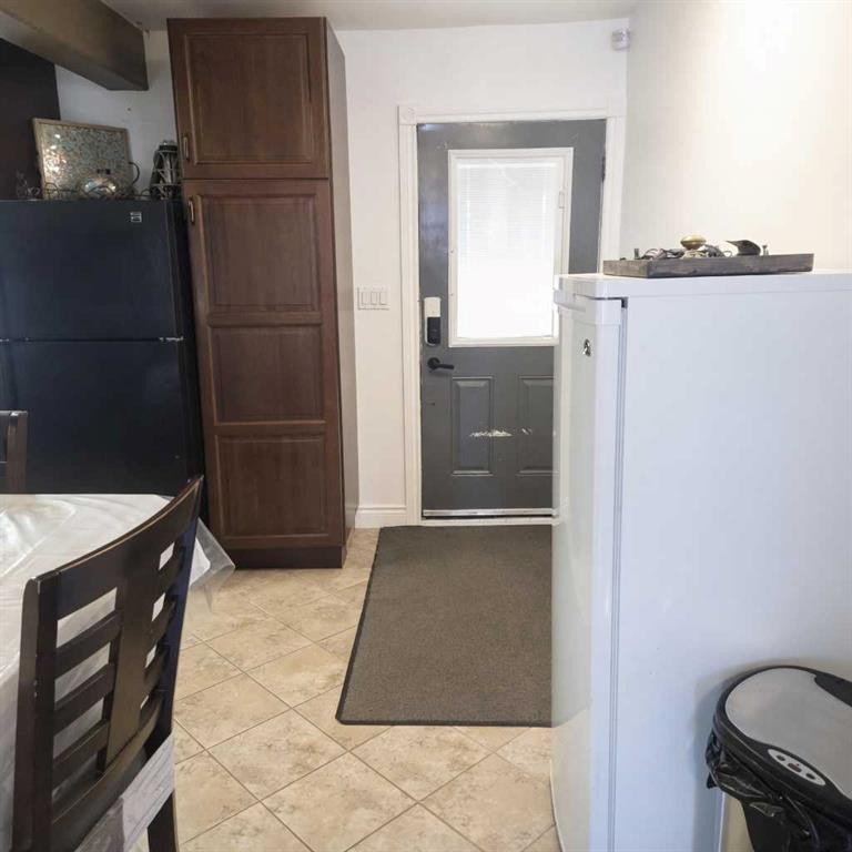 5015 8 Avenue, Edson, AB - Indoor