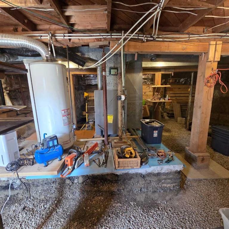 5015 8 Avenue, Edson, AB - Indoor Photo Showing Basement