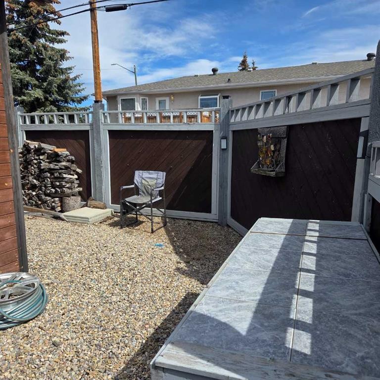 5015 8 Avenue, Edson, AB - Outdoor