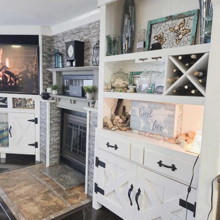 5015 8 Avenue, Edson, AB - Indoor With Fireplace