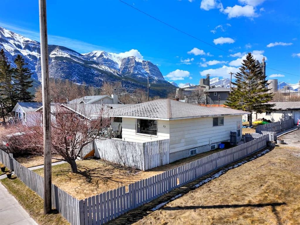 23 Mt Allen Drive, Exshaw, AB - Outdoor