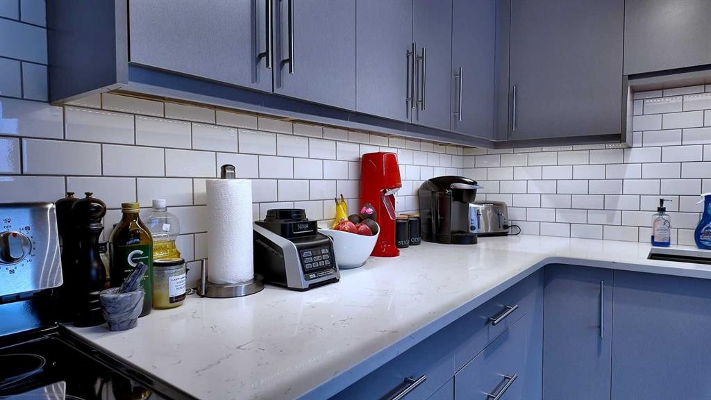 23 Mt Allen Drive, Exshaw, AB - Indoor Photo Showing Kitchen