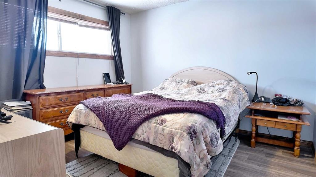23 Mt Allen Drive, Exshaw, AB - Indoor Photo Showing Bedroom
