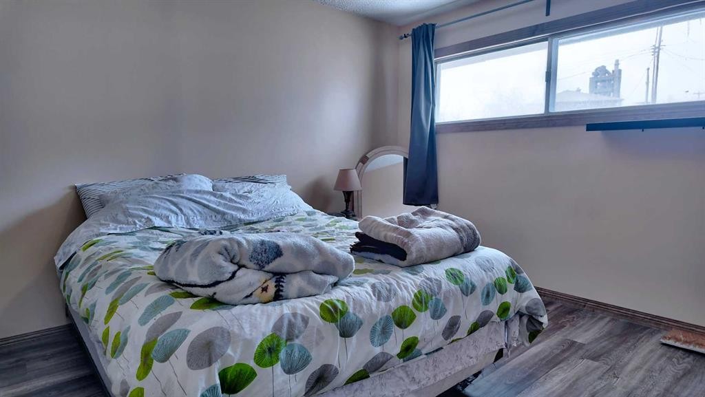 23 Mt Allen Drive, Exshaw, AB - Indoor Photo Showing Bedroom