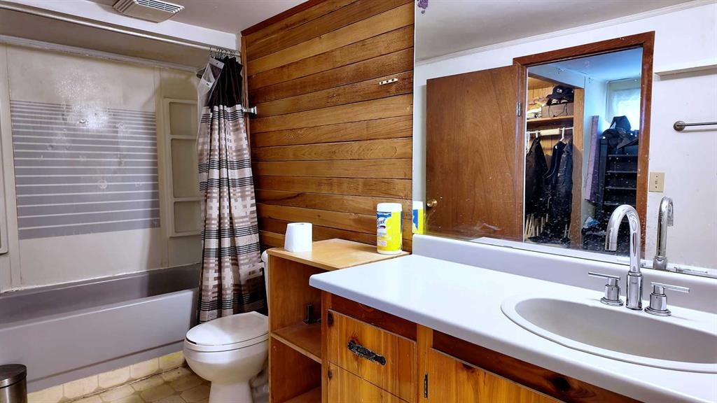 23 Mt Allen Drive, Exshaw, AB - Indoor Photo Showing Bathroom