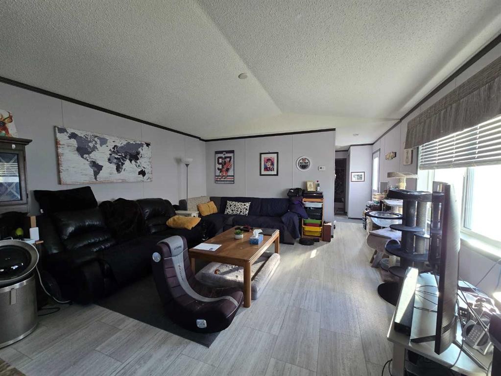 606 52 Street, Edson, AB - Indoor