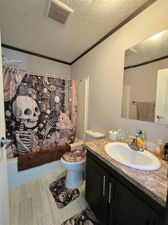 606 52 Street, Edson, AB - Indoor Photo Showing Bathroom