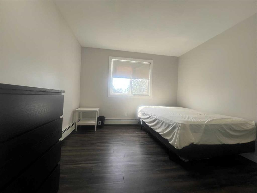 217A-5611 10 Avenue, Edson, AB - Indoor Photo Showing Bedroom