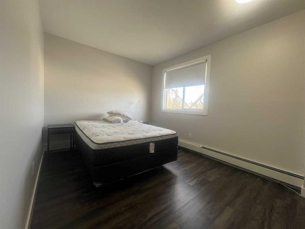 217A-5611 10 Avenue, Edson, AB - Indoor Photo Showing Bedroom