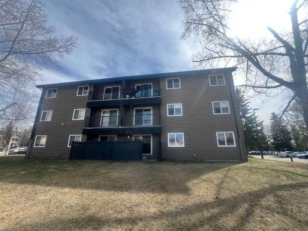 217A-5611 10 Avenue, Edson, AB - Outdoor With Balcony