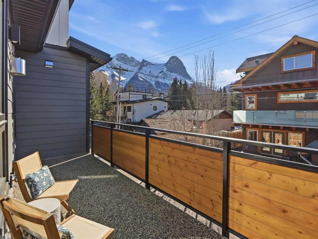 512 8Th Avenue, Canmore, AB - Outdoor With Exterior
