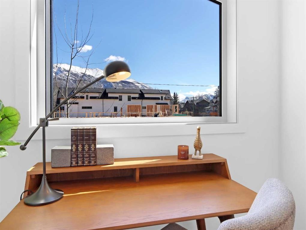 512 8Th Avenue, Canmore, AB - Indoor Photo Showing Other Room