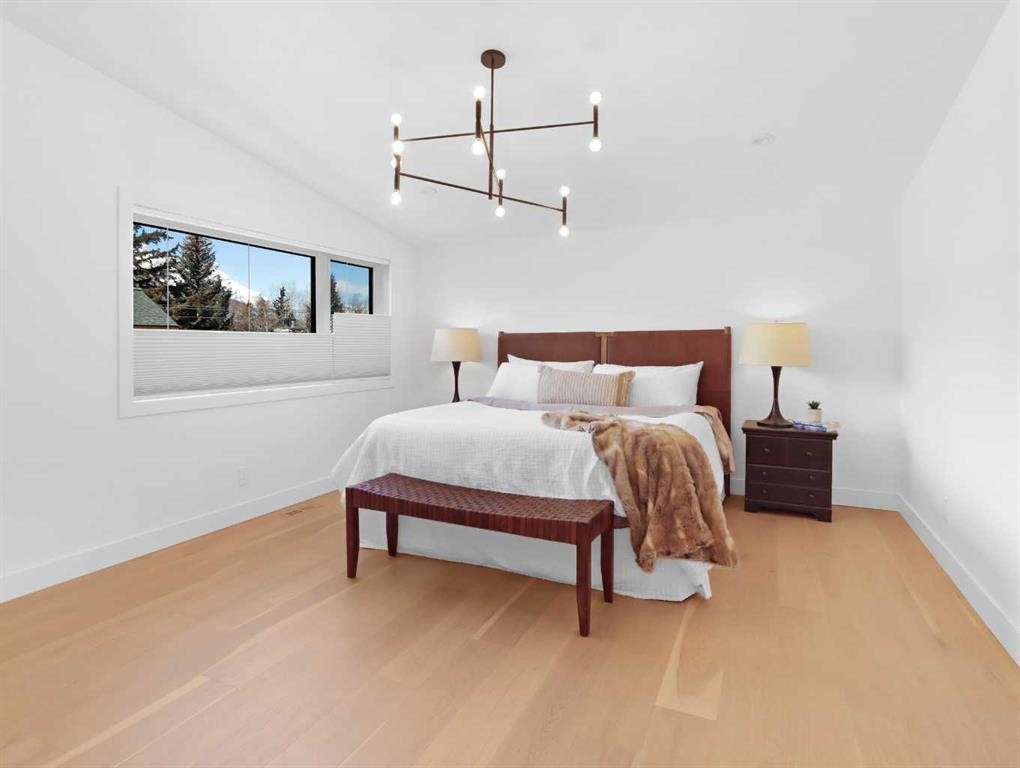 512 8Th Avenue, Canmore, AB - Indoor Photo Showing Bedroom