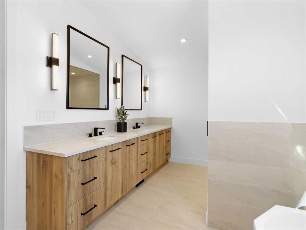 512 8Th Avenue, Canmore, AB - Indoor Photo Showing Bathroom