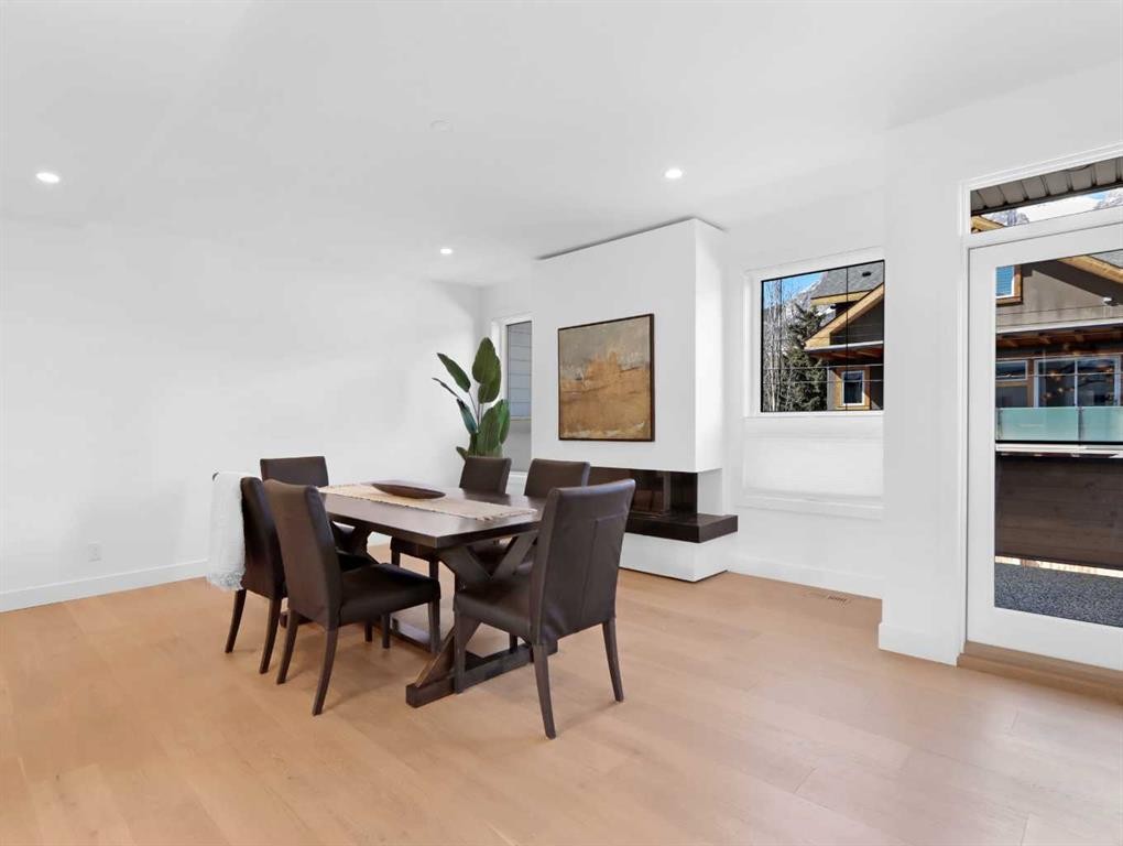 512 8Th Avenue, Canmore, AB - Indoor Photo Showing Dining Room