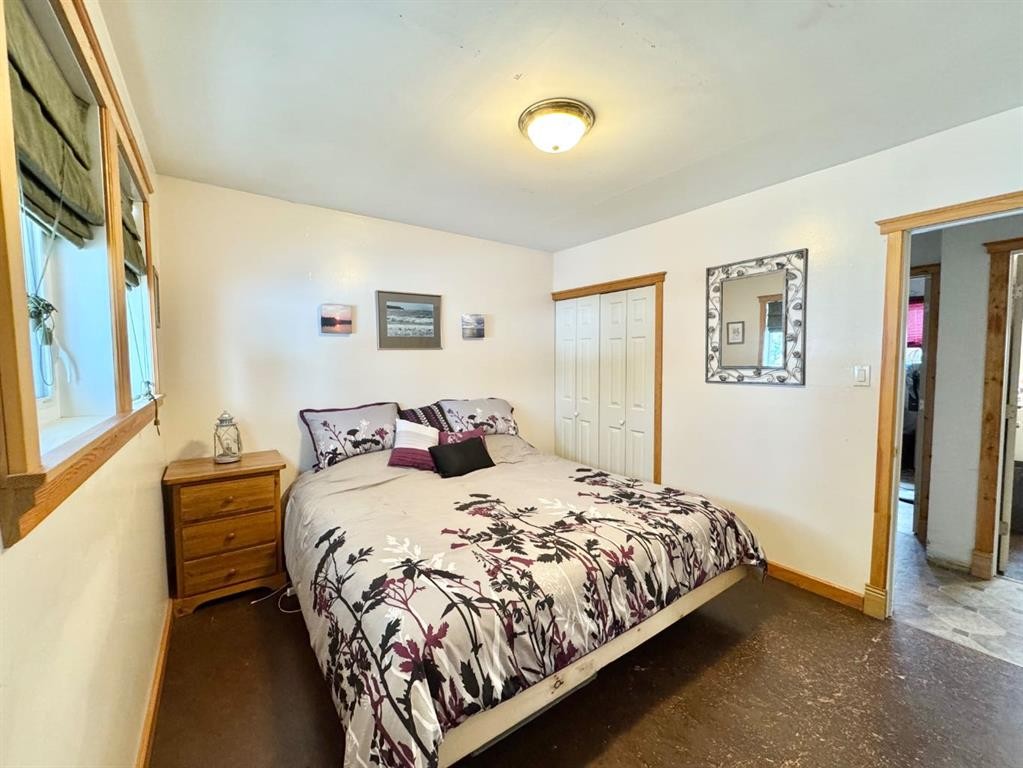 611 4 Avenue, Fox Creek, AB - Indoor Photo Showing Bedroom