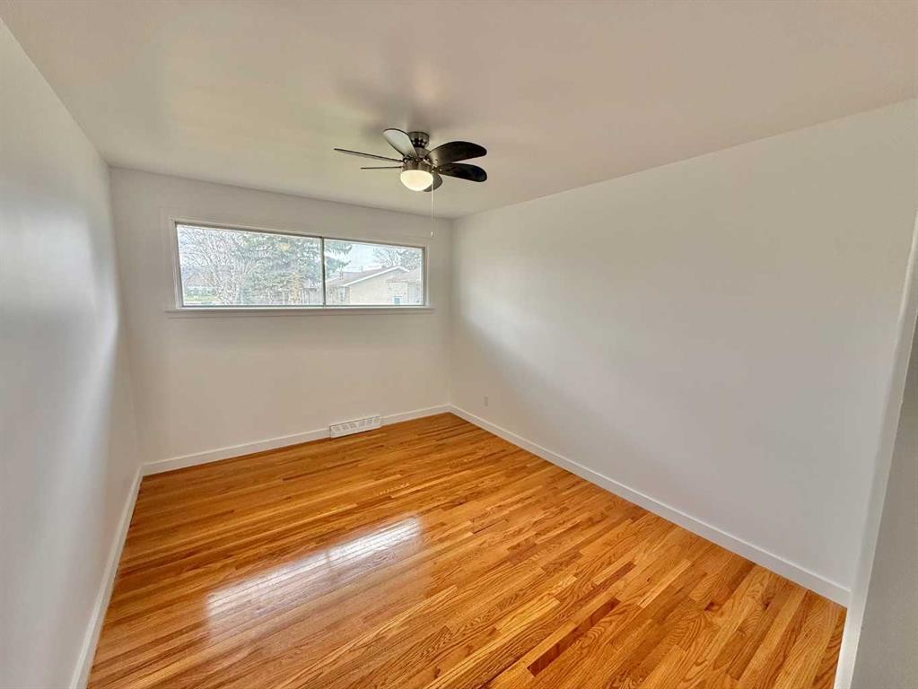 114 Willow Drive, Hinton, AB - Indoor Photo Showing Other Room