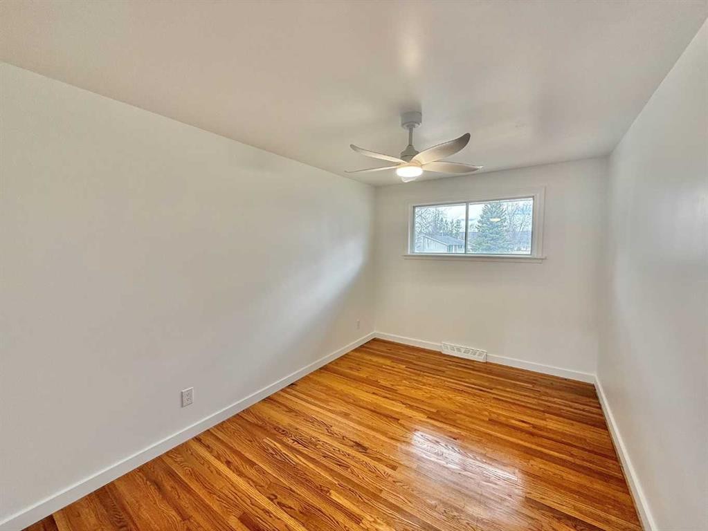 114 Willow Drive, Hinton, AB - Indoor Photo Showing Other Room