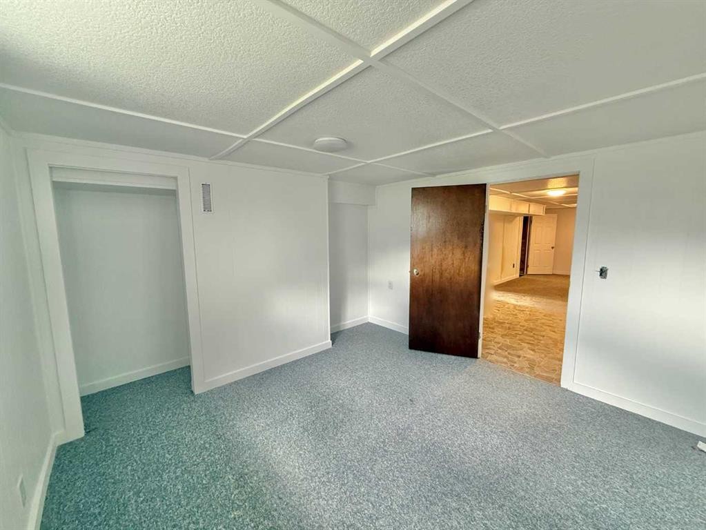 114 Willow Drive, Hinton, AB - Indoor Photo Showing Other Room