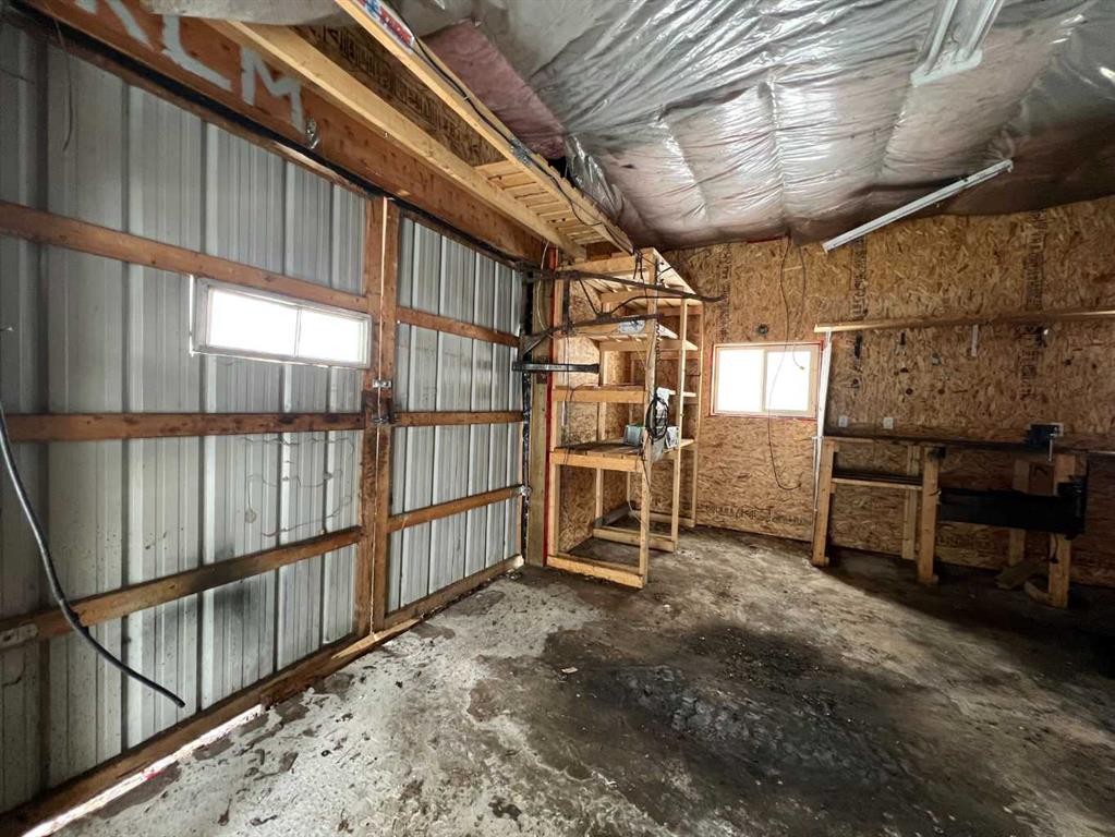 5010 49 Avenue, Robb, AB - Indoor Photo Showing Garage