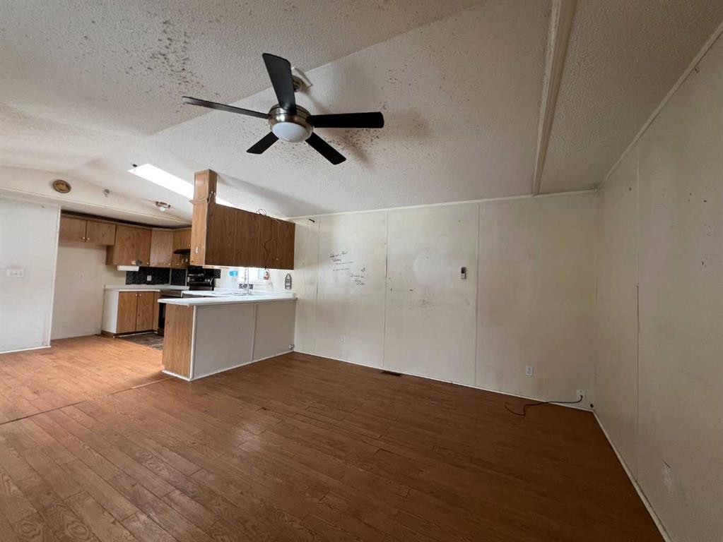 5010 49 Avenue, Robb, AB - Indoor Photo Showing Kitchen